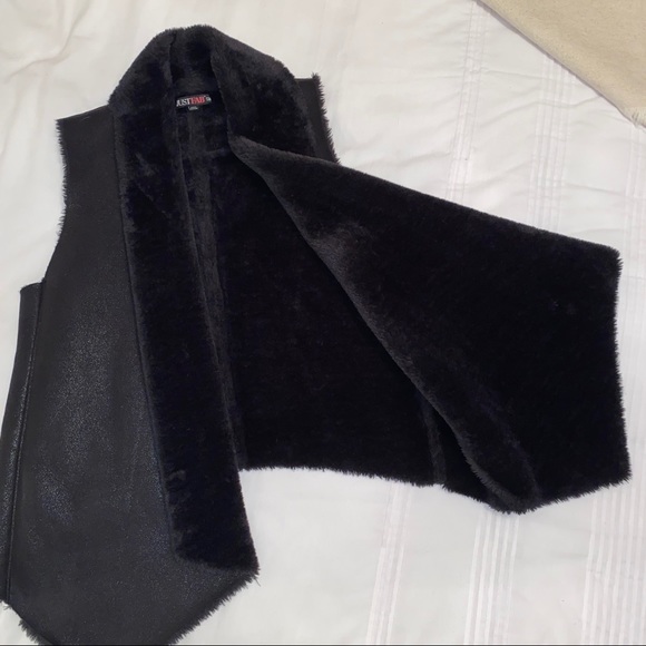 JUSTFAB Reversible Faux Fur Vest - Picture 7 of 8